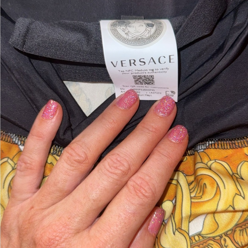 Versace Black and Gold Patterned Garment - Picture 3 of 3